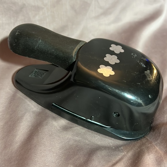 Stampin Up 3 Flower Paper Shapers Large Punch - Picture 2 of 3